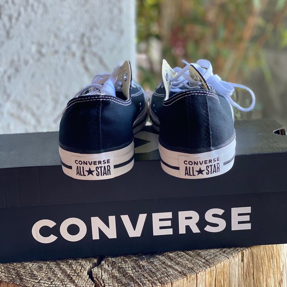 Chuck Taylor All Star UNISEX LOW TOP SHOE - Picture 2 of 4